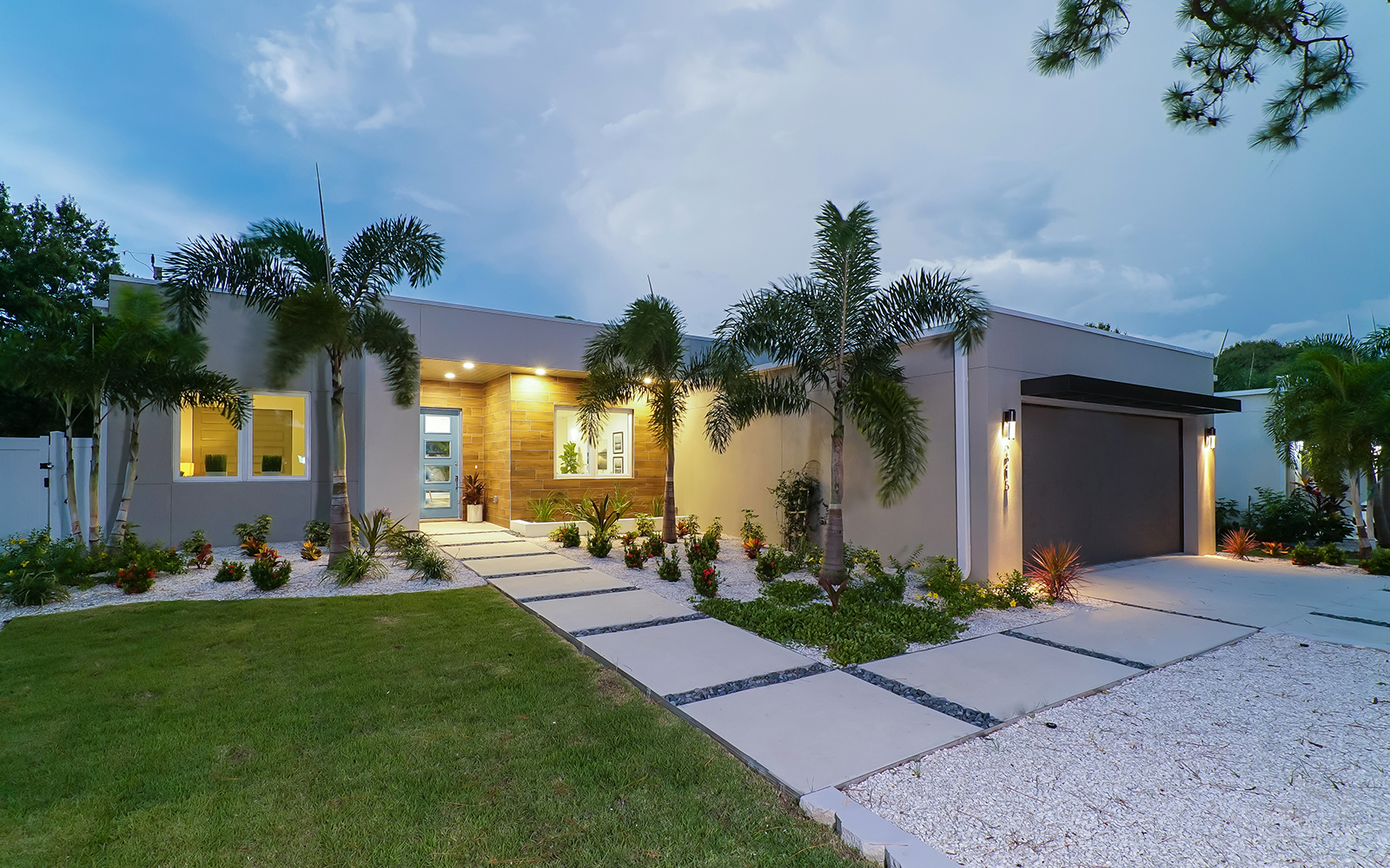 Majestik Modern East of Trail Sarasota Luxury Home