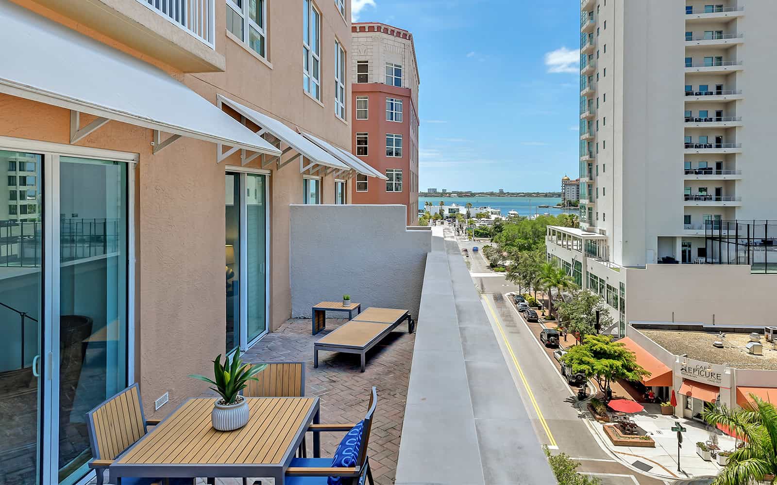 01-604 (7) 1350 Main Street #604 Downtown Sarasota
