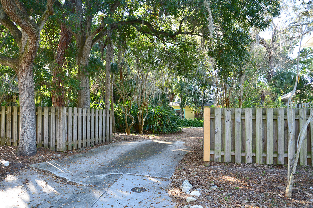 Smallest House: Sarasota West of Trail