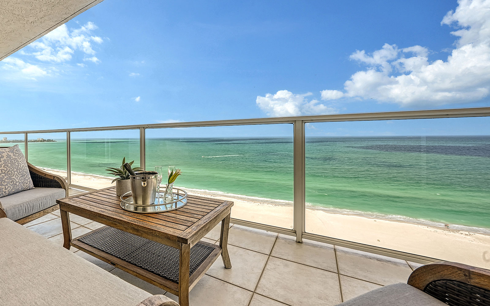 1800 Benjamin Franklin Drive PH-1106B, Sarasota, FL 34236