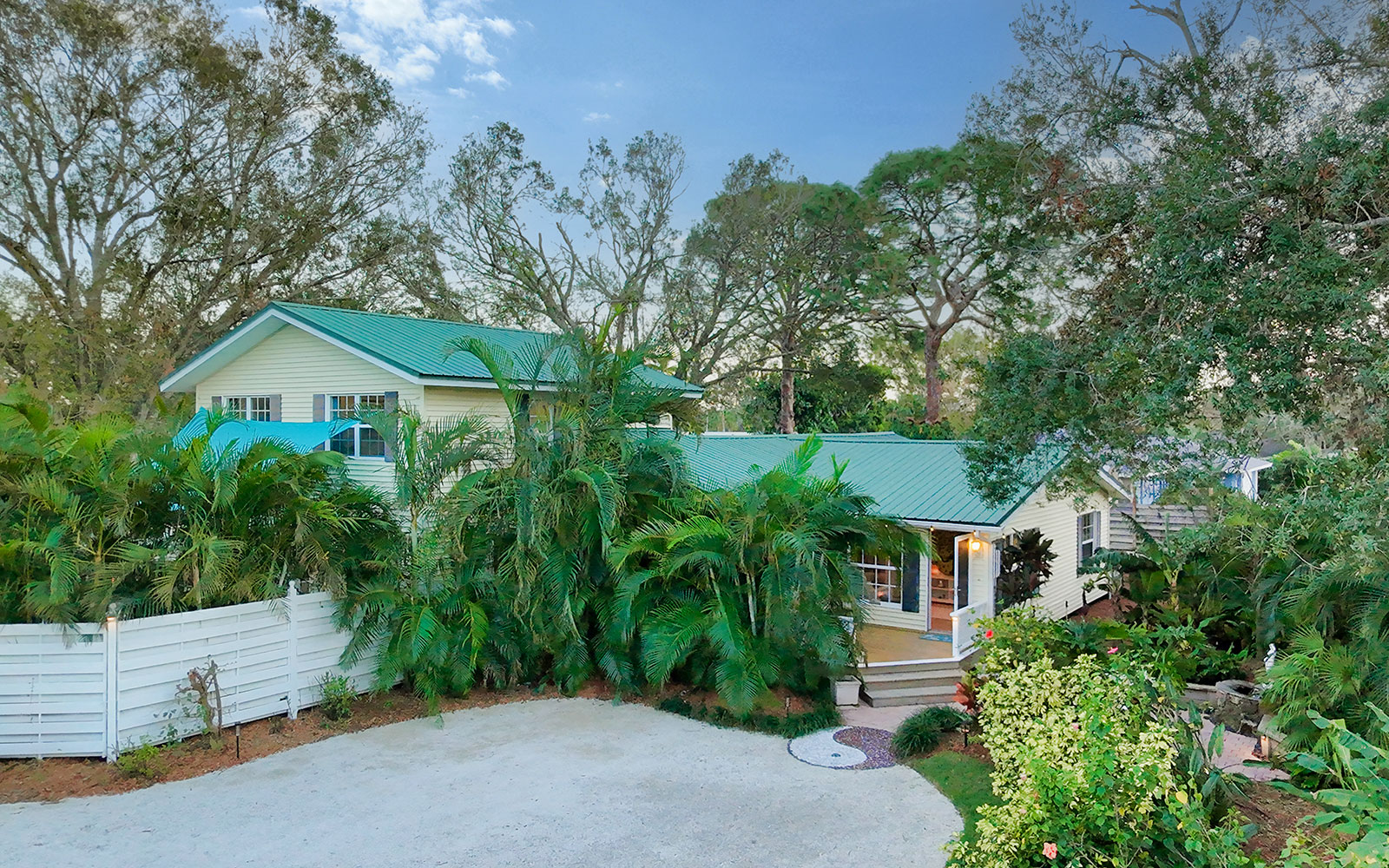 Sarasota East of Trail Luxury Oasis