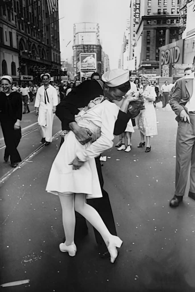 Legendary Kiss Alfred Eisenstaedt Photo